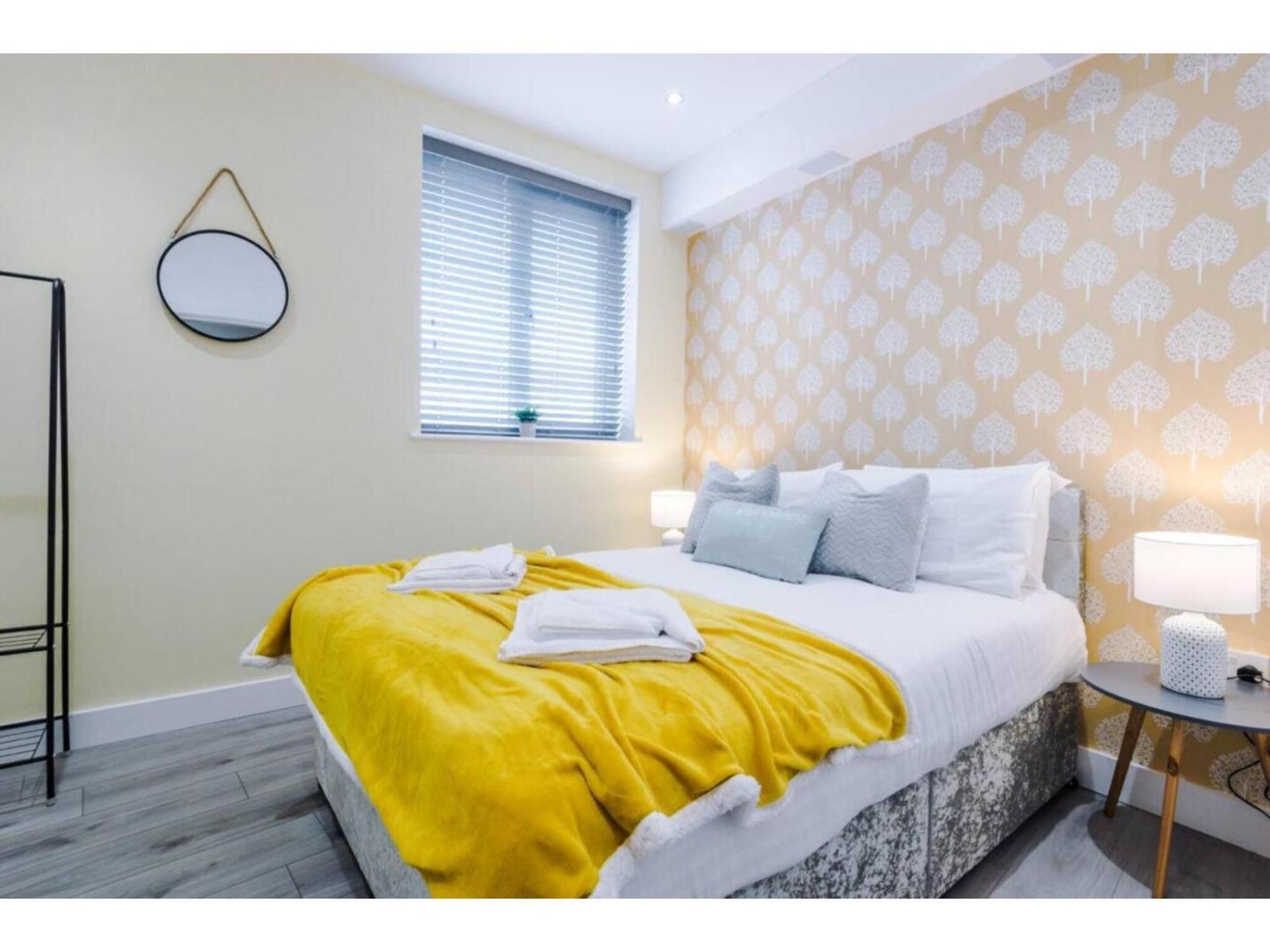 The Ecclesian Deluxe Apartments Near Trafford Centre Eccles Train Station Mánchester Exterior foto