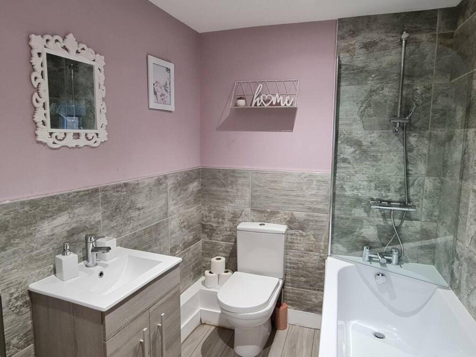 The Ecclesian Deluxe Apartments Near Trafford Centre Eccles Train Station Mánchester Exterior foto