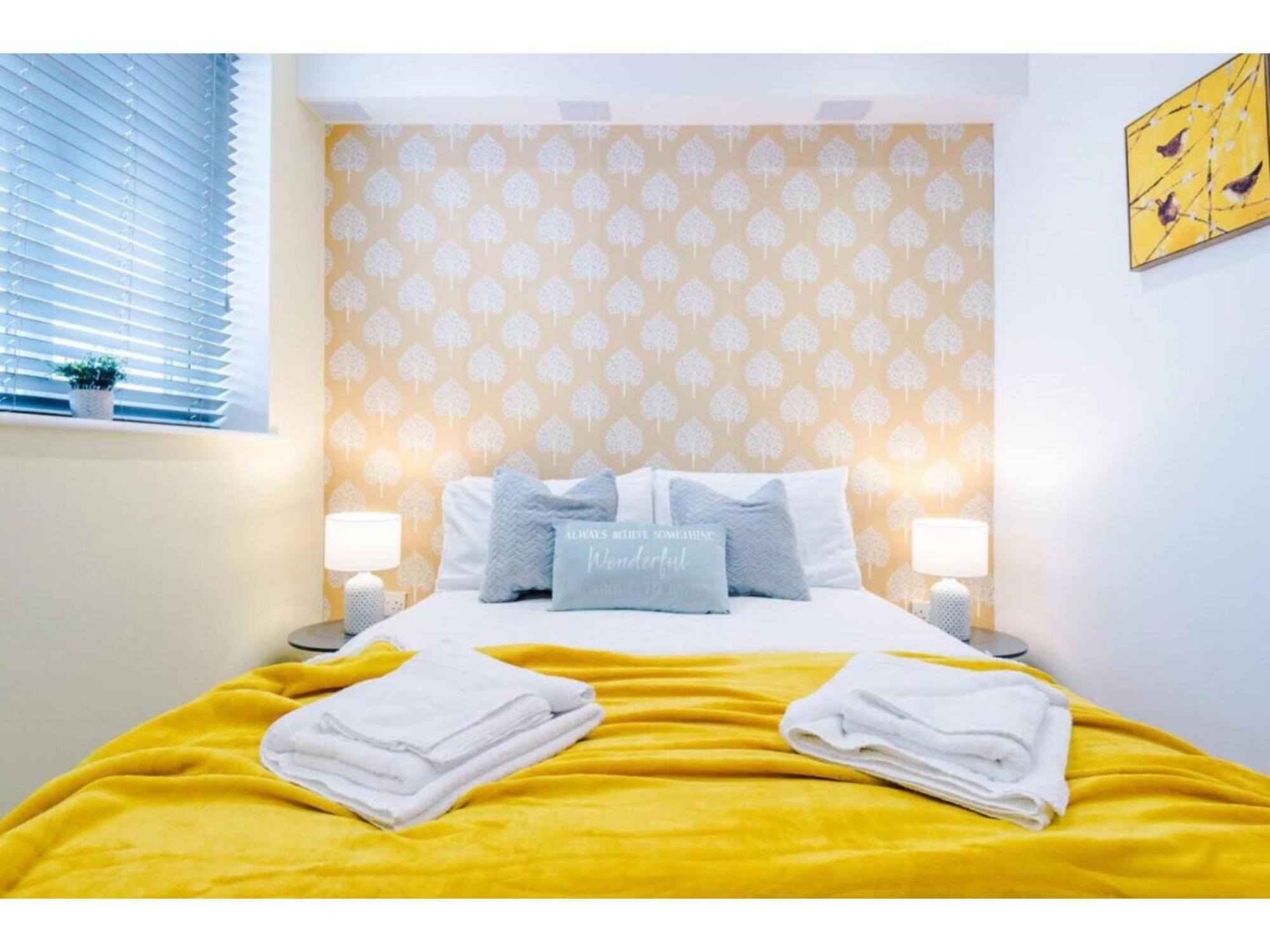 The Ecclesian Deluxe Apartments Near Trafford Centre Eccles Train Station Mánchester Exterior foto