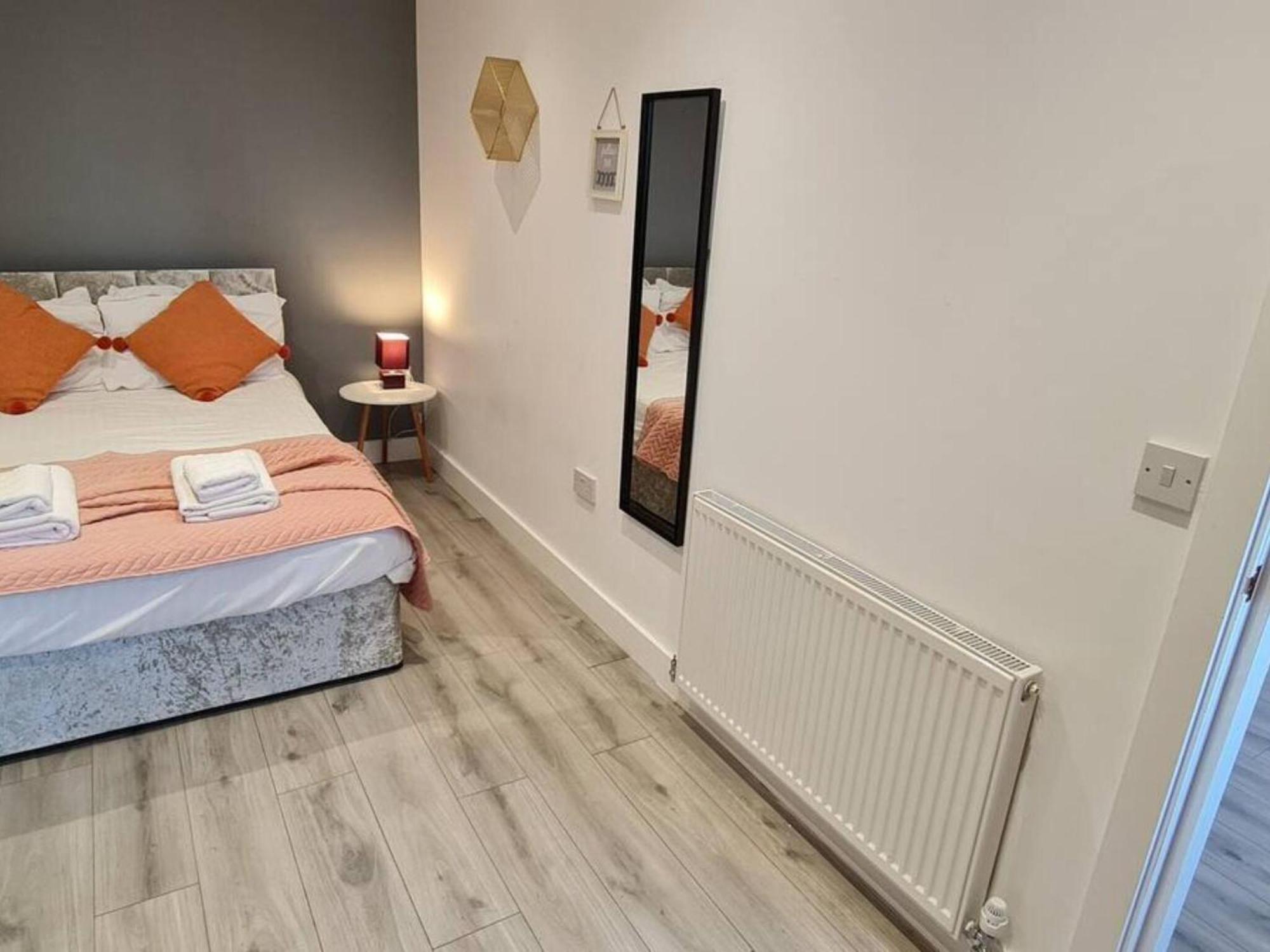 The Ecclesian Deluxe Apartments Near Trafford Centre Eccles Train Station Mánchester Exterior foto